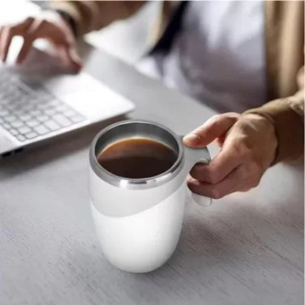 ¡Mezcla tus bebidas favoritas al instante con nuestra Taza Mezcladora Automática!